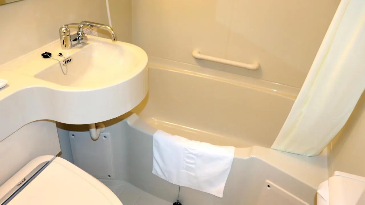 Toyoko Inn Shin-osaka Higashi-mikuni Ekimae 3*, Ōsaka