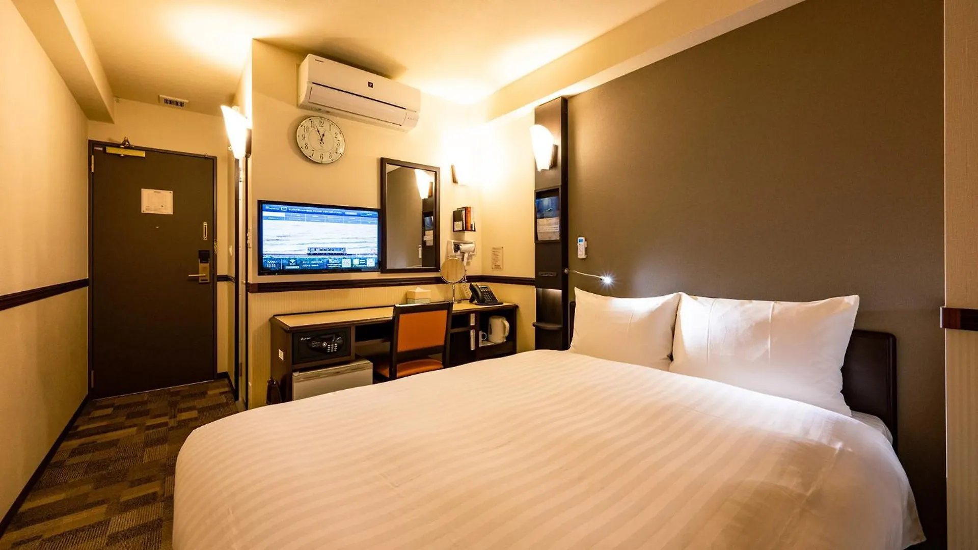 Toyoko Inn Shin-osaka Higashi-mikuni Ekimae Hotel